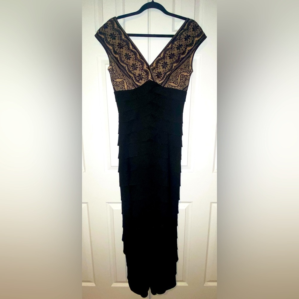 Jessica Howard - Black- Size 4 formal dress